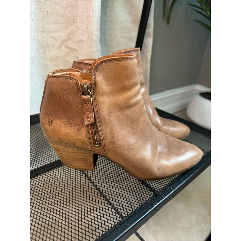 Frye Judith Zip Ankle Booties Womens 8.5 Wheat Brown Leather Boots Western